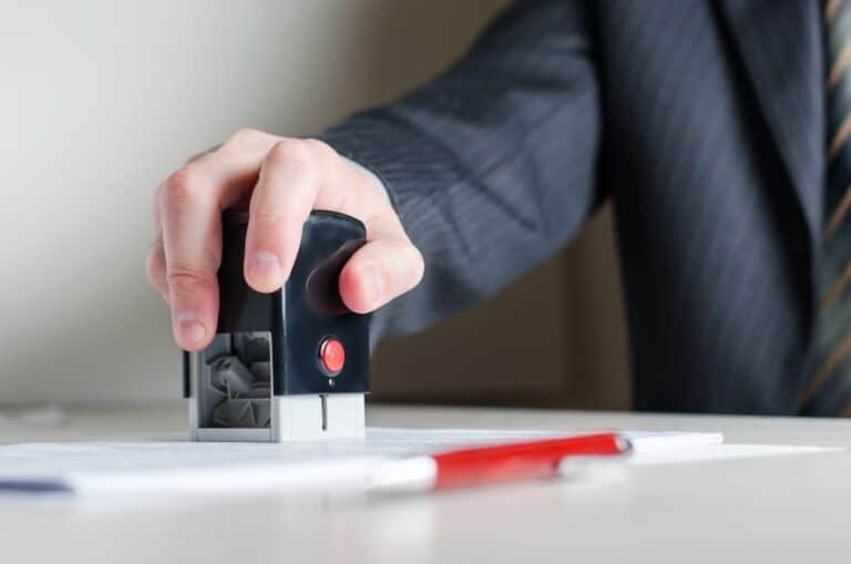 Qué debes poner en un sello de empresa